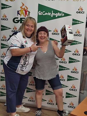 ENTREGA REGALO CÁMARA FOTOS ED. SELFIE SORTEO PARQUE DE ATRACCIONES_1